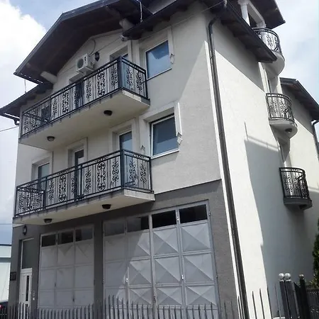 Vacation House Hum *